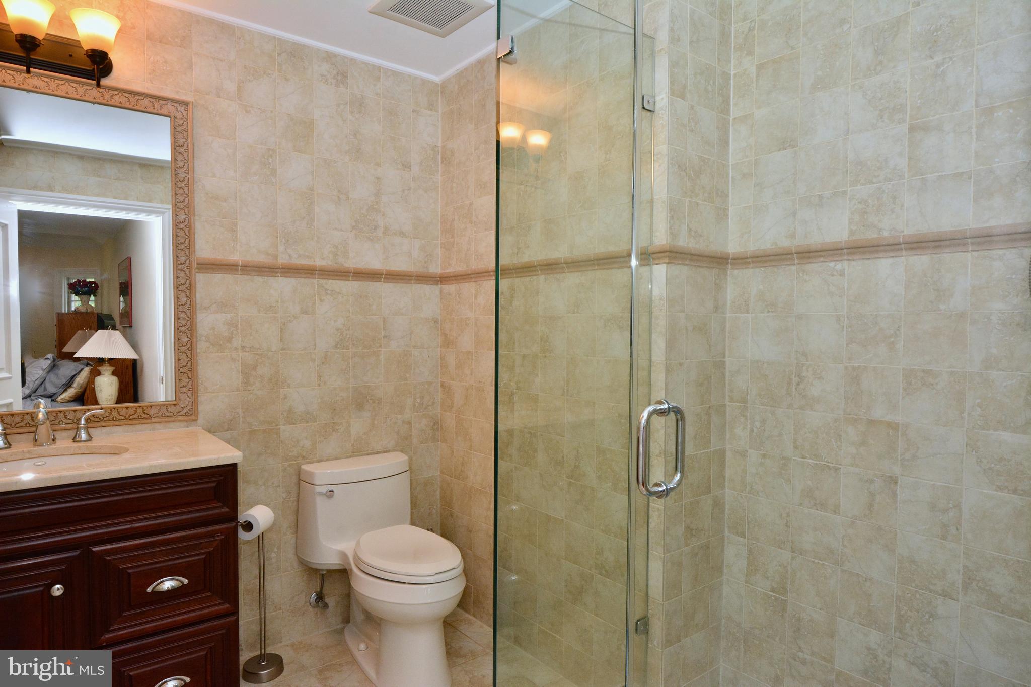 8 Silvers Court Pennington, NJ 08534 - Photo 32 of 43 Private bathroom for Bedroom #5