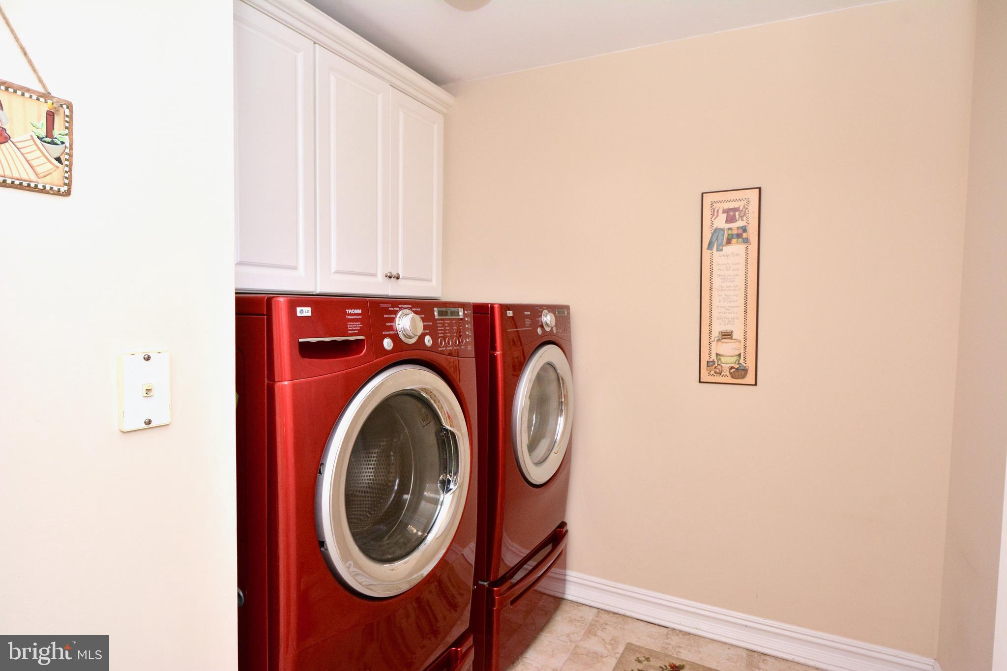 8 Silvers Court Pennington, NJ 08534 - Photo 33 of 43 Second floor laundry.