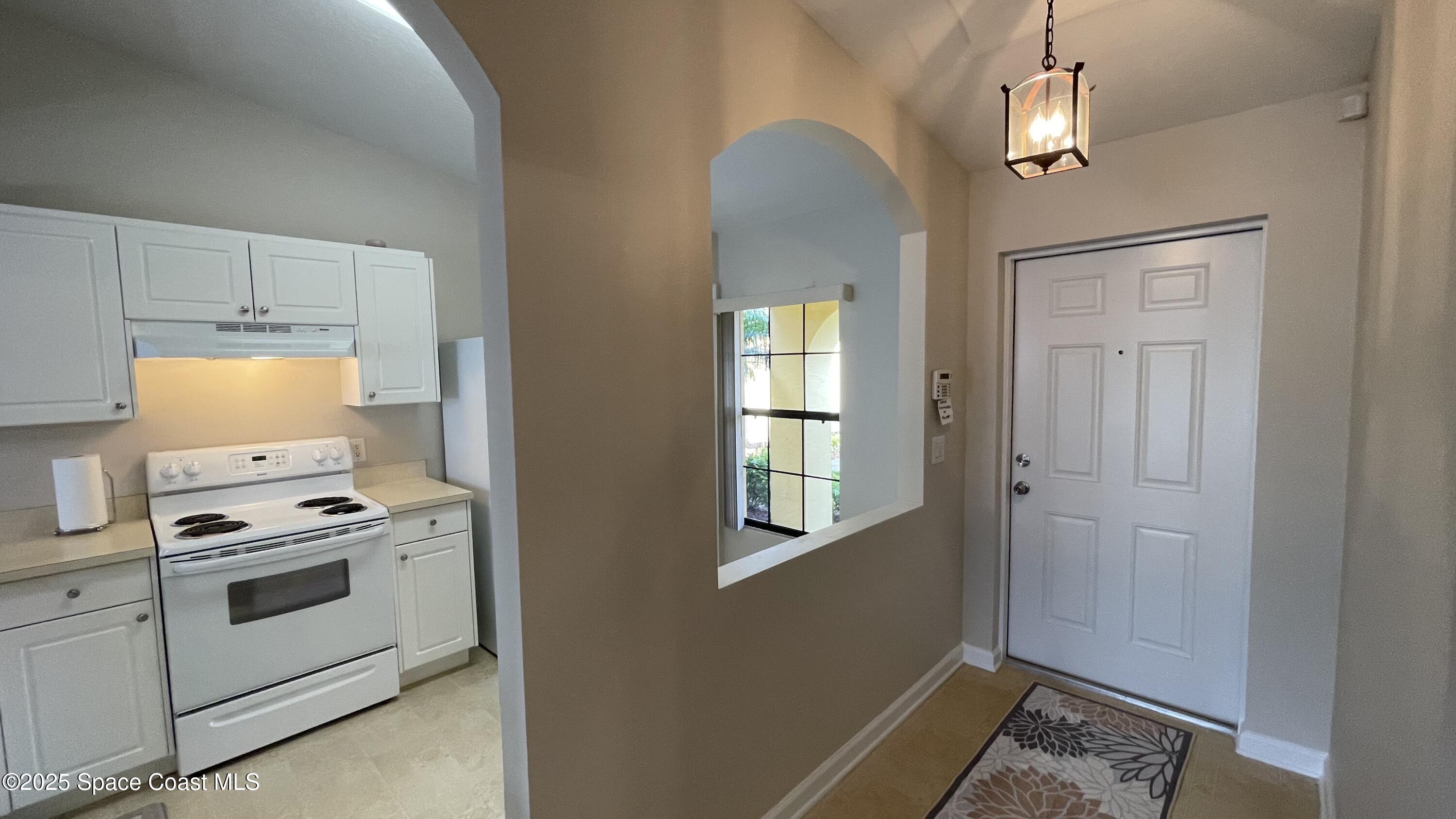 975 Luminary Circle, Unit 103 Melbourne, FL 32901 - Photo 7 of 70 Entry