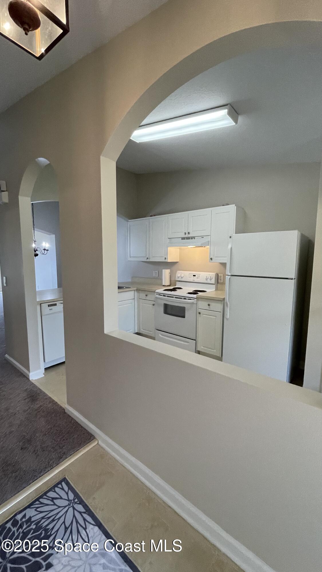 975 Luminary Circle, Unit 103 Melbourne, FL 32901 - Photo 8 of 70 Entry