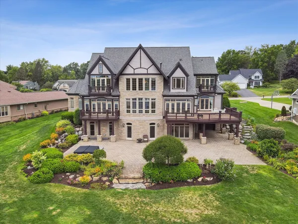 $2,999,500 | 4349 Island View Drive, Fenton, MI 48430