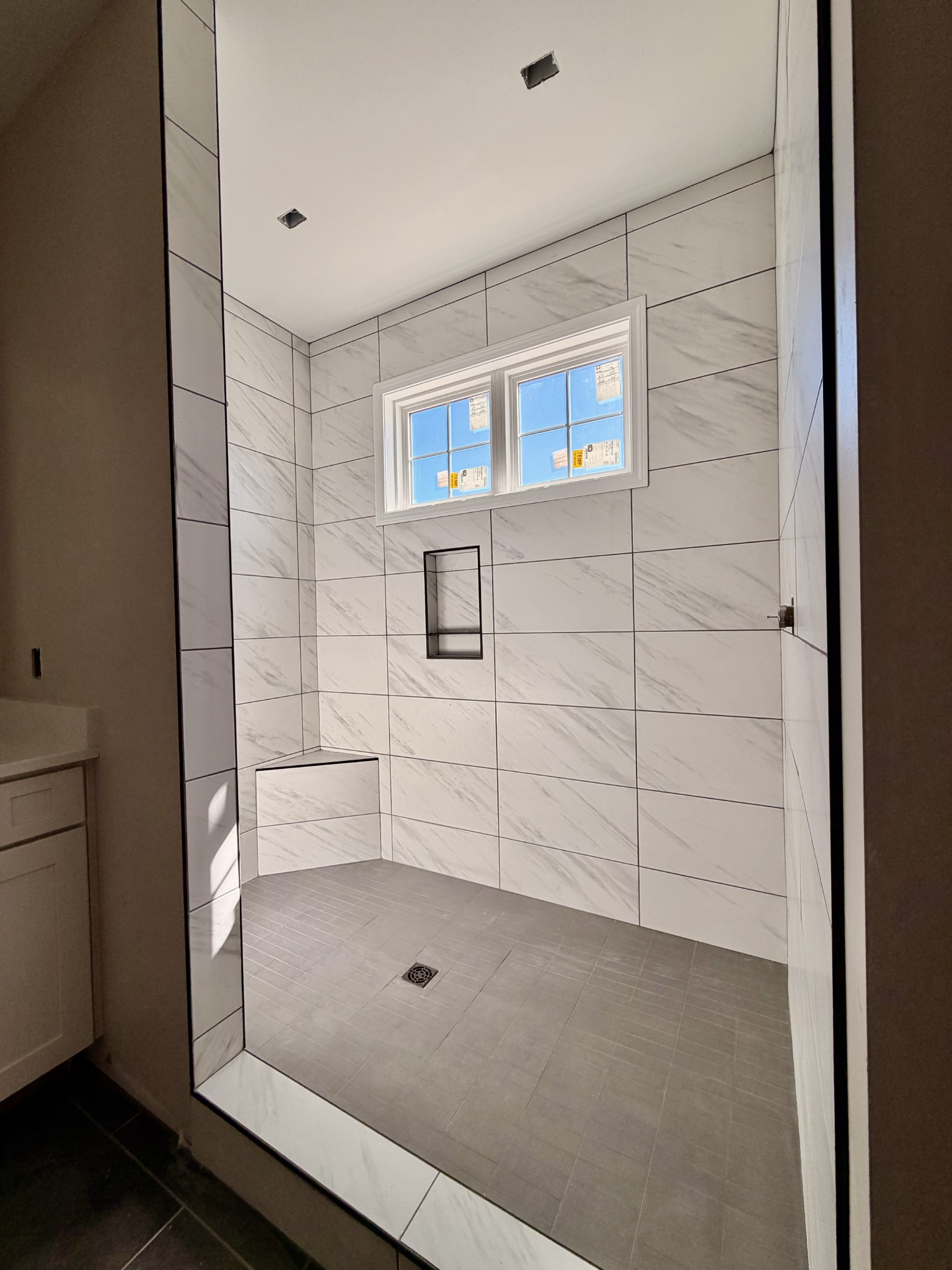 1238 Breeden Road Charlotte, TN 37036 - Photo 11 of 24 a bathroom with a shower