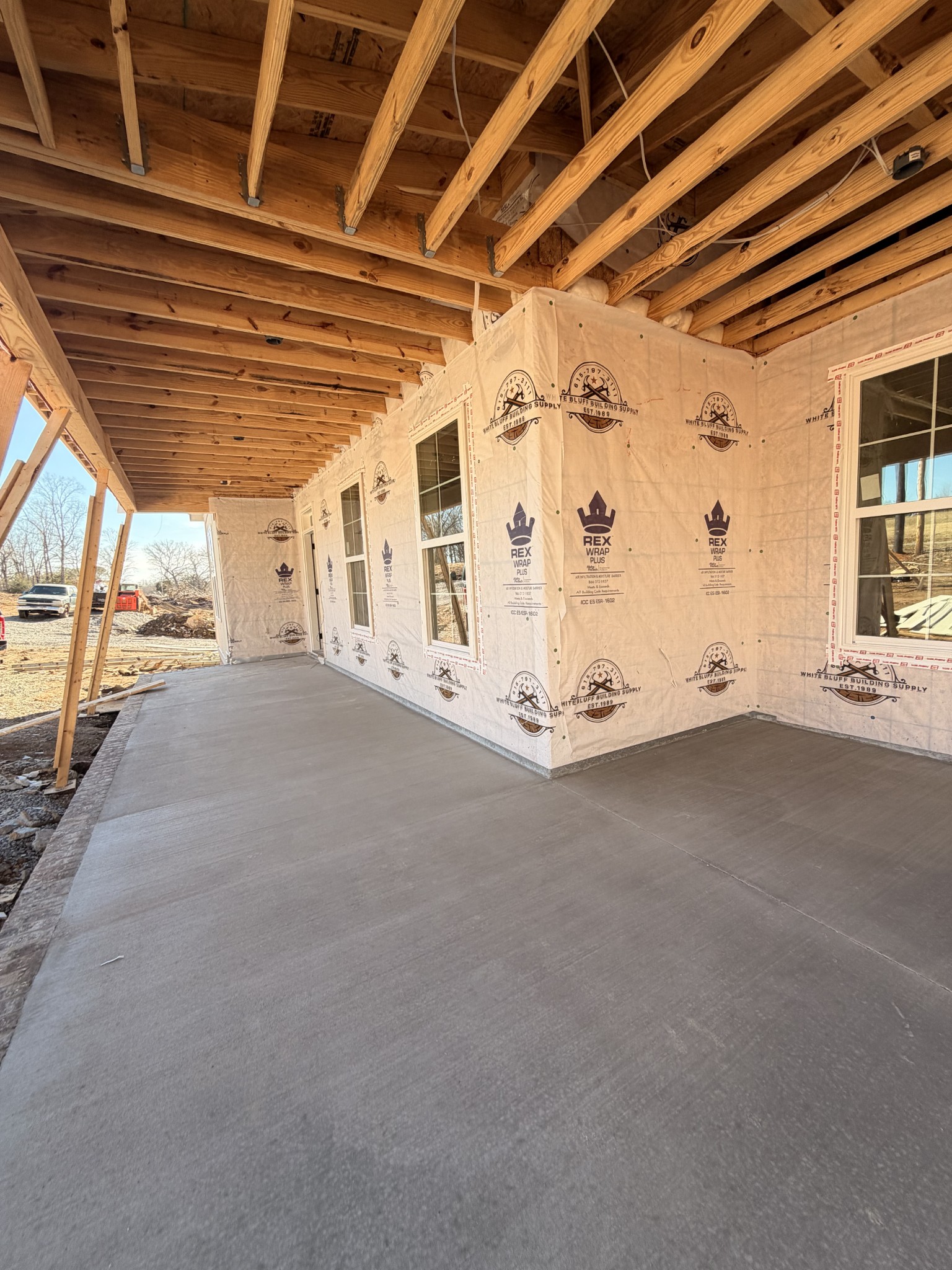 1238 Breeden Road Charlotte, TN 37036 - Photo 22 of 24 a view of a indoor garage