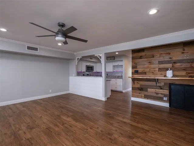 $224,000 | 100 Edgewater Drive, Unit 44, Livingston, TX 77351