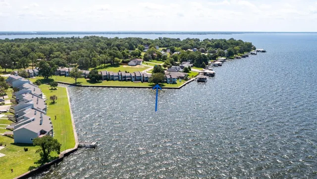 $224,000 | 100 Edgewater Drive, Unit 44, Livingston, TX 77351