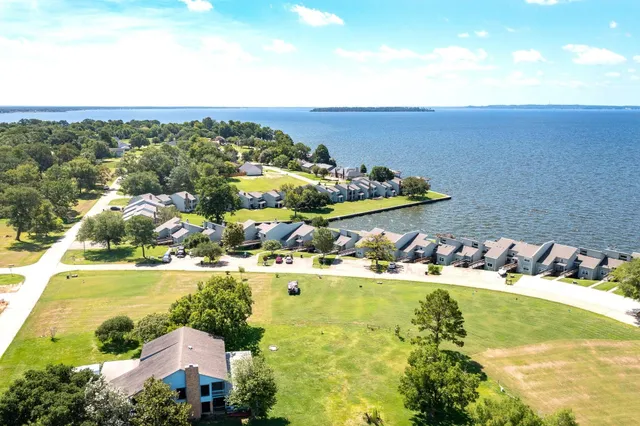 $224,000 | 100 Edgewater Drive, Unit 44, Livingston, TX 77351