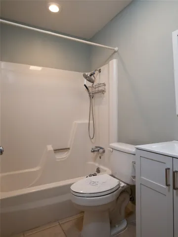 $224,000 | 100 Edgewater Drive, Unit 44, Livingston, TX 77351