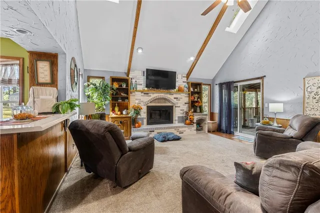 $339,995 | 14863 East Redcoat Road, Nevada, MO 64772