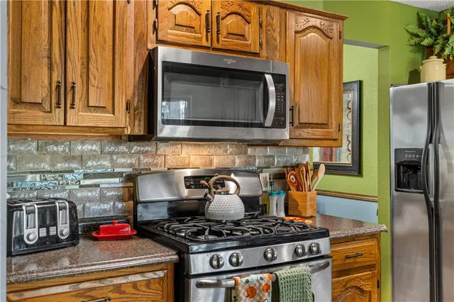 $339,995 | 14863 East Redcoat Road, Nevada, MO 64772