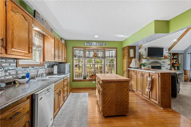 $339,995 | 14863 East Redcoat Road, Nevada, MO 64772