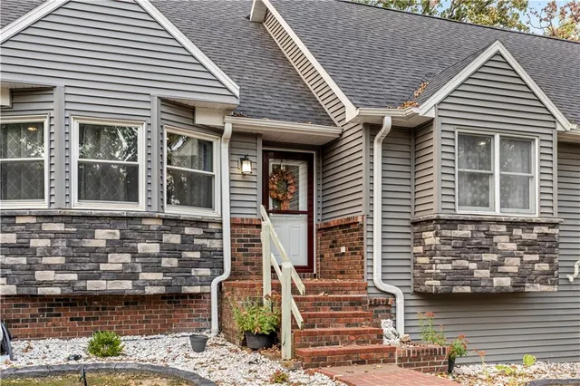 $339,995 | 14863 East Redcoat Road, Nevada, MO 64772