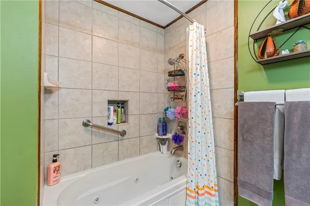 $339,995 | 14863 East Redcoat Road, Nevada, MO 64772