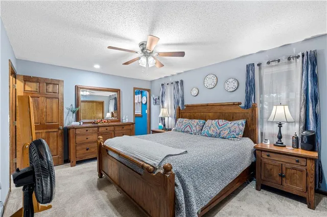 $339,995 | 14863 East Redcoat Road, Nevada, MO 64772