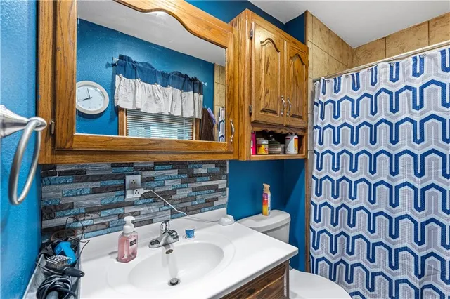 $339,995 | 14863 East Redcoat Road, Nevada, MO 64772