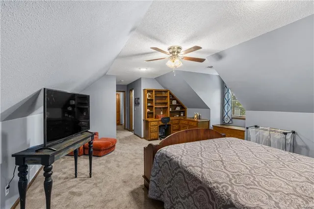 $339,995 | 14863 East Redcoat Road, Nevada, MO 64772