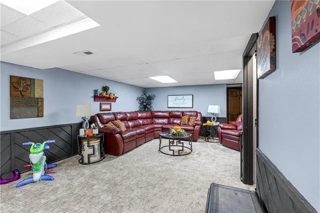 $339,995 | 14863 East Redcoat Road, Nevada, MO 64772