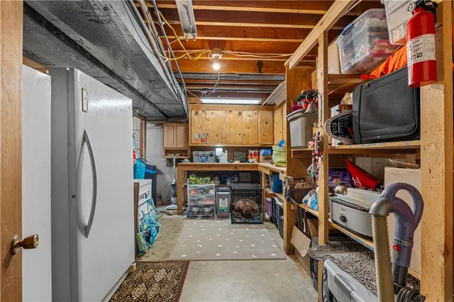 $339,995 | 14863 East Redcoat Road, Nevada, MO 64772