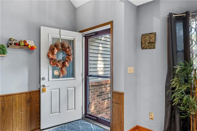 $339,995 | 14863 East Redcoat Road, Nevada, MO 64772