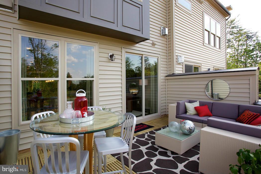 42262 Rhett Drive Ashburn, VA 20148 - Photo 20 of 30 a outdoor space with furniture