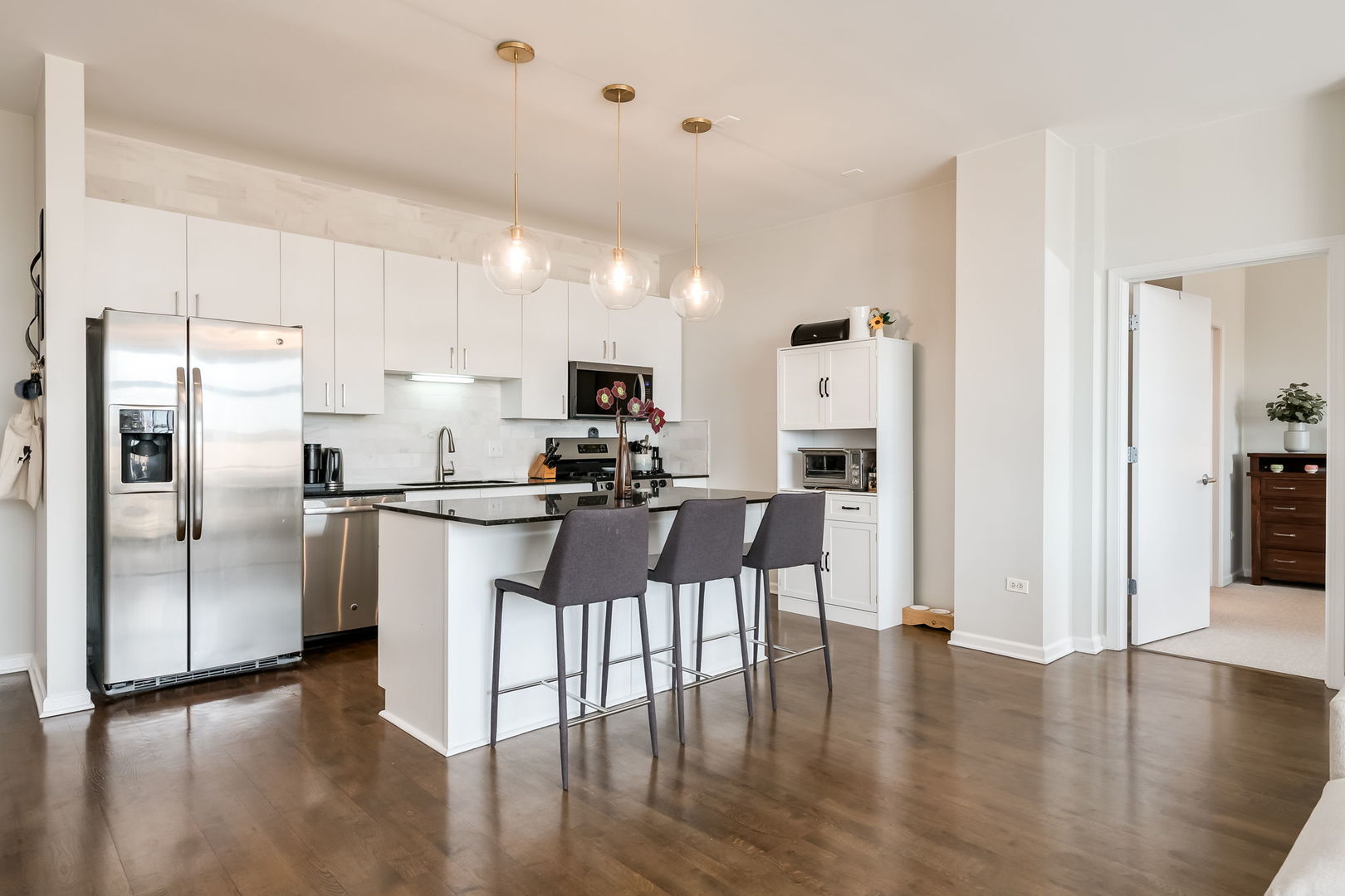 2045 West Concord Place, Unit 604 Chicago, IL 60647 - Photo 6 of 17