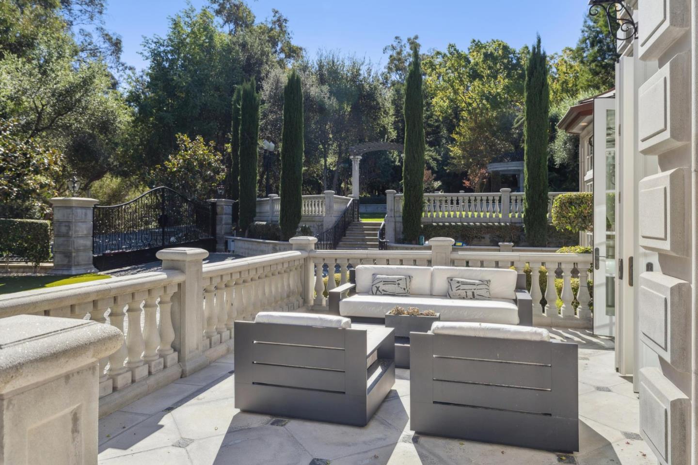 15253 Montalvo Road Saratoga, CA 95070 - Photo 6 of 104
