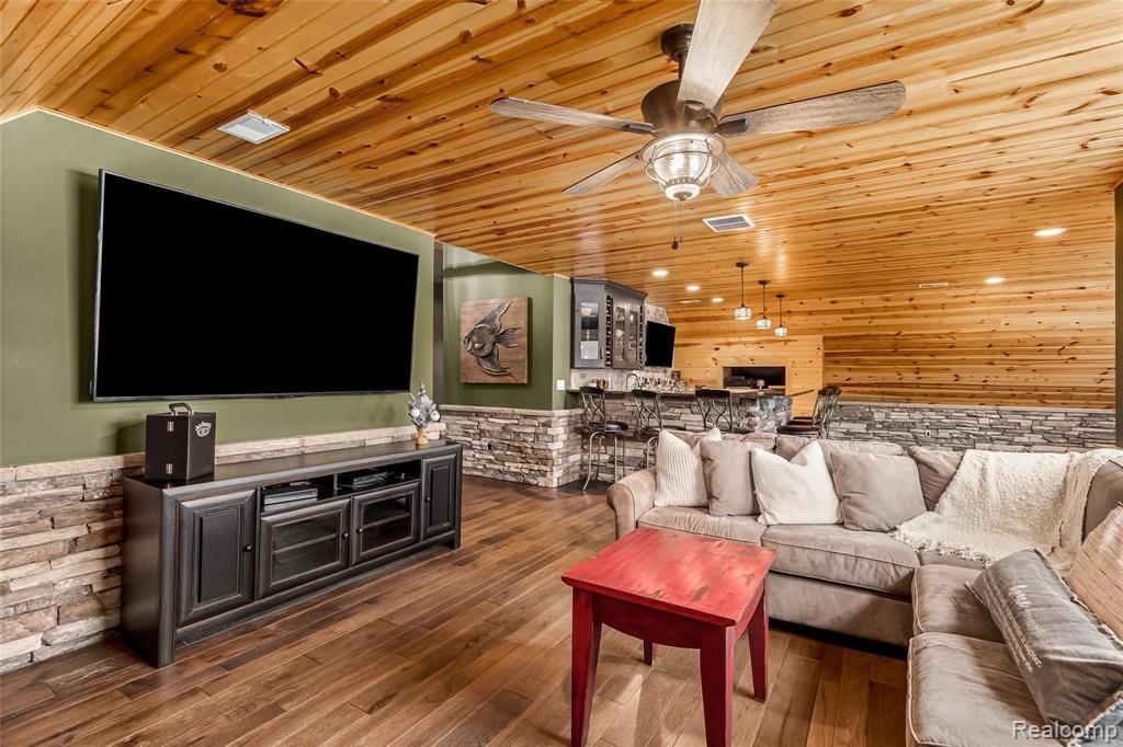 10136 Buhl Road Pinckney, MI 48169 - Photo 41 of 54 Gallery Image 41