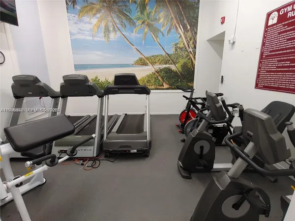 $3,200 | 6039 Collins Avenue, Unit 407, Miami Beach, FL 33140