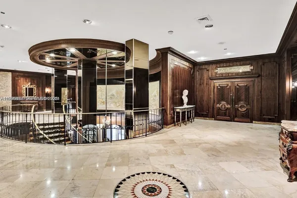 $3,200 | 6039 Collins Avenue, Unit 407, Miami Beach, FL 33140
