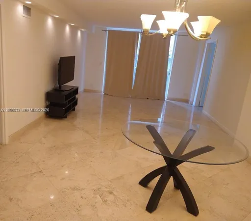 $3,200 | 6039 Collins Avenue, Unit 407, Miami Beach, FL 33140