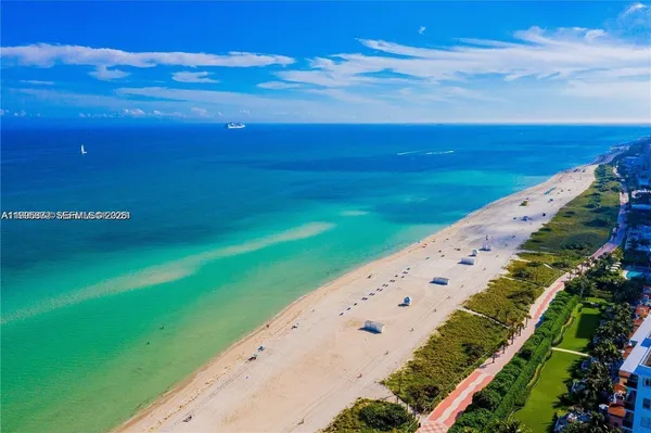$3,200 | 6039 Collins Avenue, Unit 407, Miami Beach, FL 33140