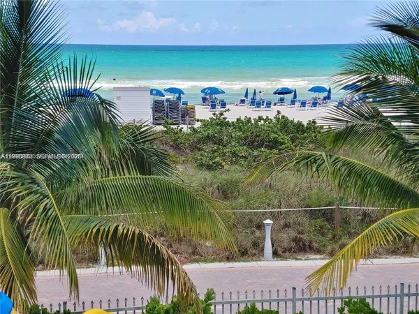 $3,200 | 6039 Collins Avenue, Unit 407, Miami Beach, FL 33140
