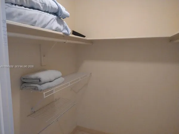 $3,200 | 6039 Collins Avenue, Unit 407, Miami Beach, FL 33140