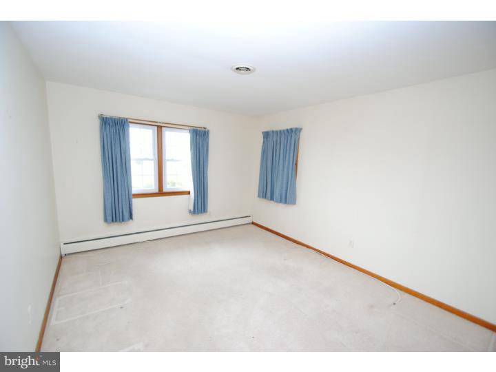 25427 Mt Pleasant Road Columbus, NJ 08022 - Photo 5 of 23