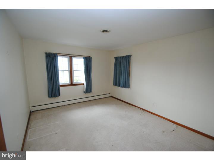 25427 Mt Pleasant Road Columbus, NJ 08022 - Photo 6 of 23