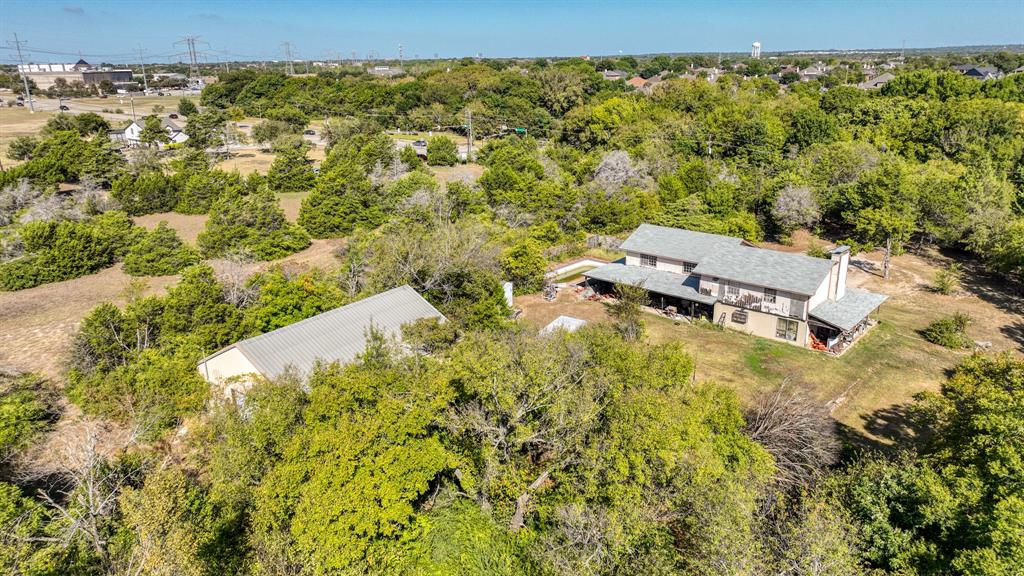 1922 West Pleasant Run Road DeSoto, TX 75115 - Photo 8 of 9 view of a yard with an outdoor space