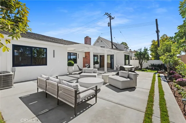 $1,850,000 | 17231 Lido Lane, Huntington Beach, CA 92647