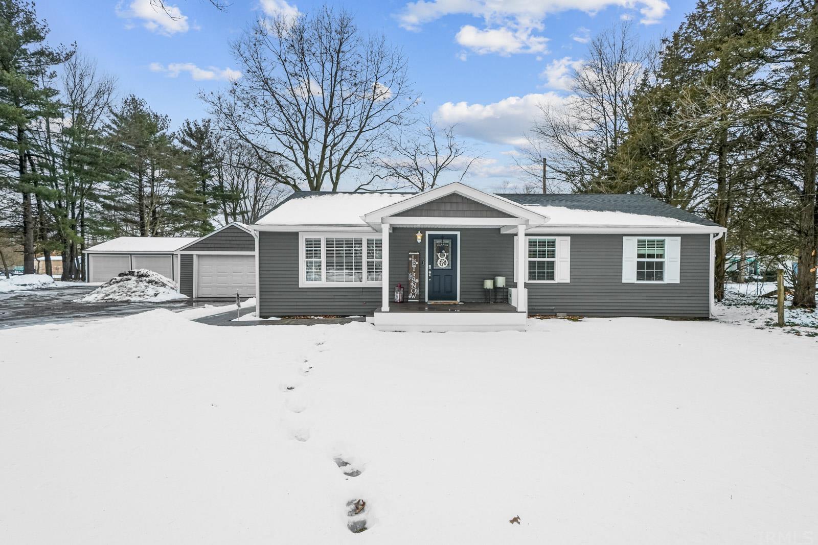 54665 Buckeye Road Mishawaka, IN 46545 - Photo 1 of 27 Gallery Image 1