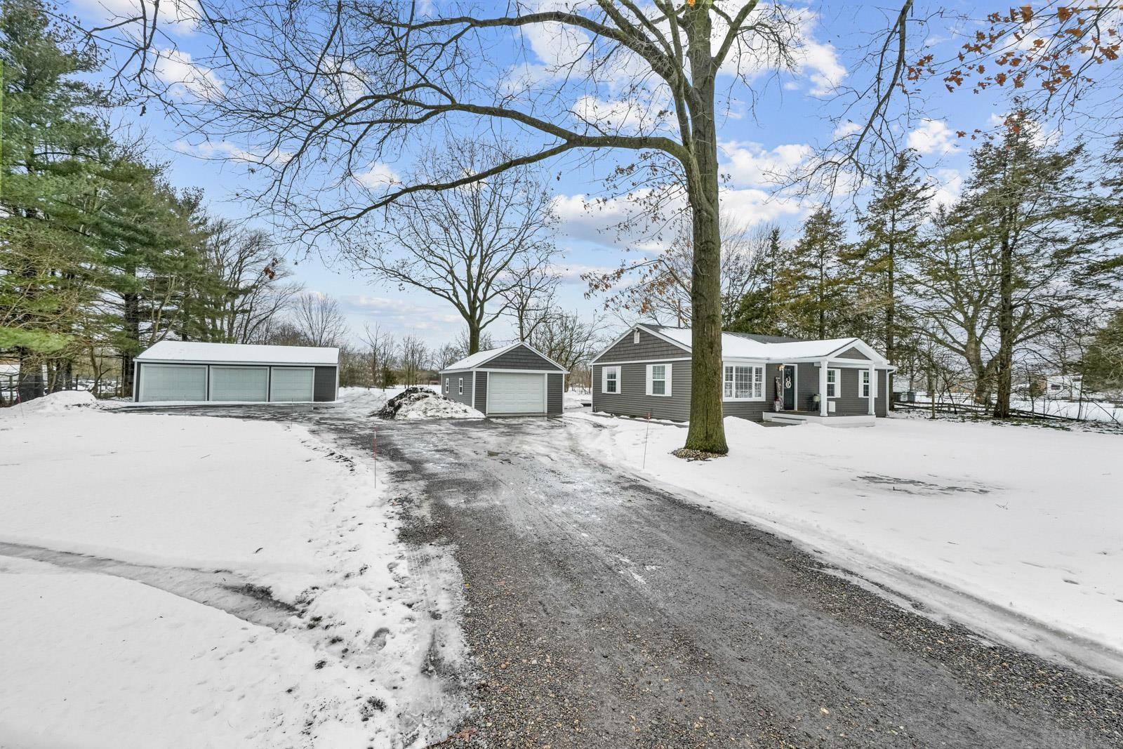 54665 Buckeye Road Mishawaka, IN 46545 - Photo 2 of 27 Gallery Image 2