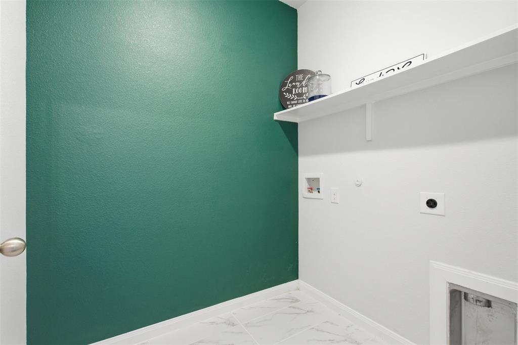 2049 Hartley Drive Forney, TX 75126 - Photo 24 of 36 a view of a hallway