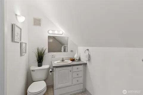 $950,000 | 1830 North 54th Street, Seattle, WA 98103