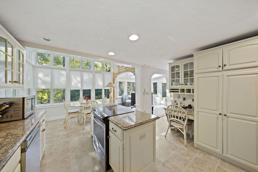 575 First Parish Road Scituate, MA 02066 - Photo 11 of 29