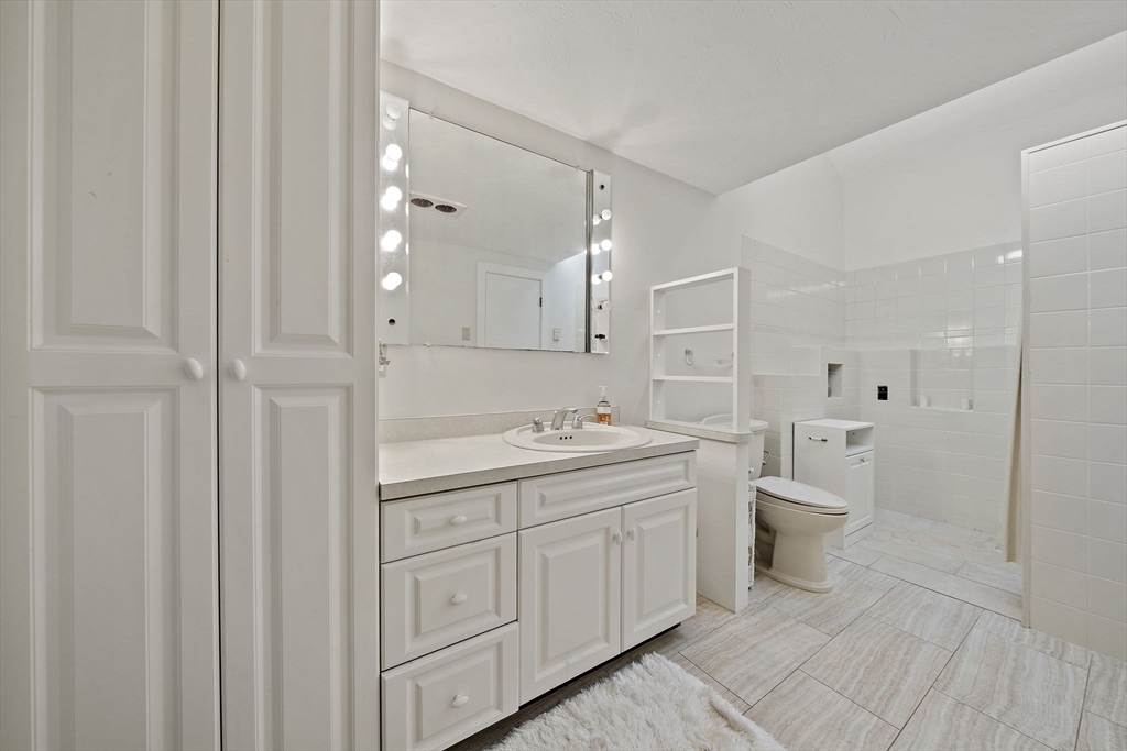 575 First Parish Road Scituate, MA 02066 - Photo 15 of 29