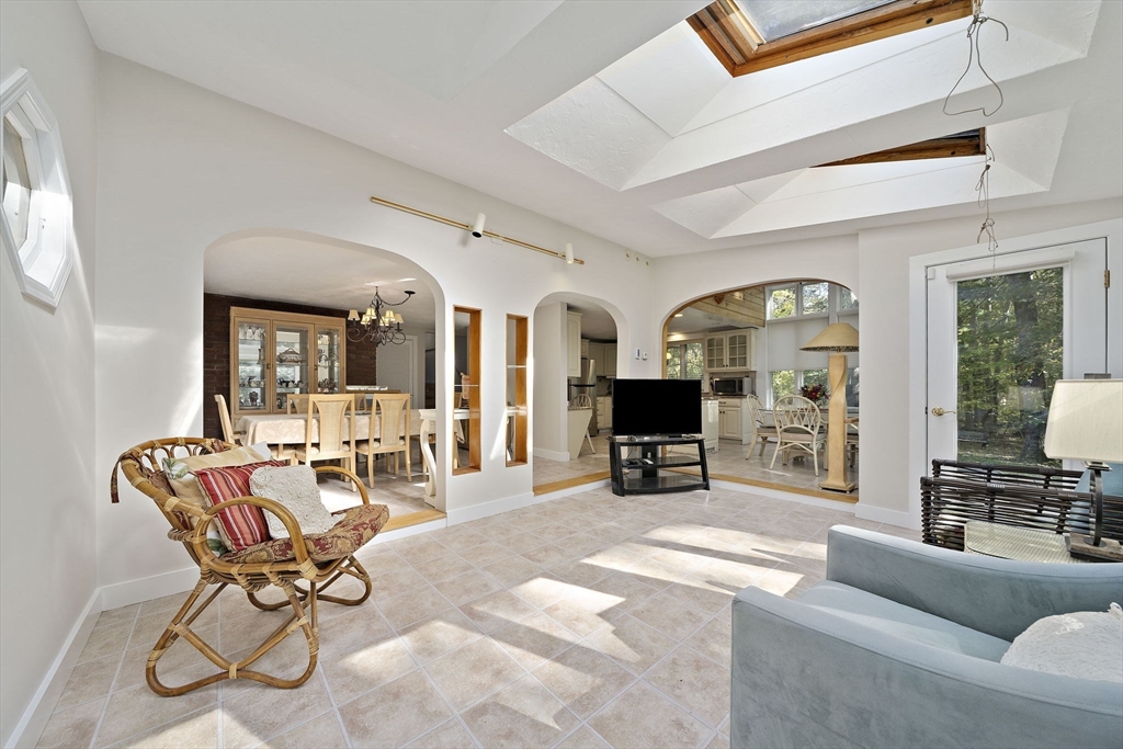 575 First Parish Road Scituate, MA 02066 - Photo 7 of 29