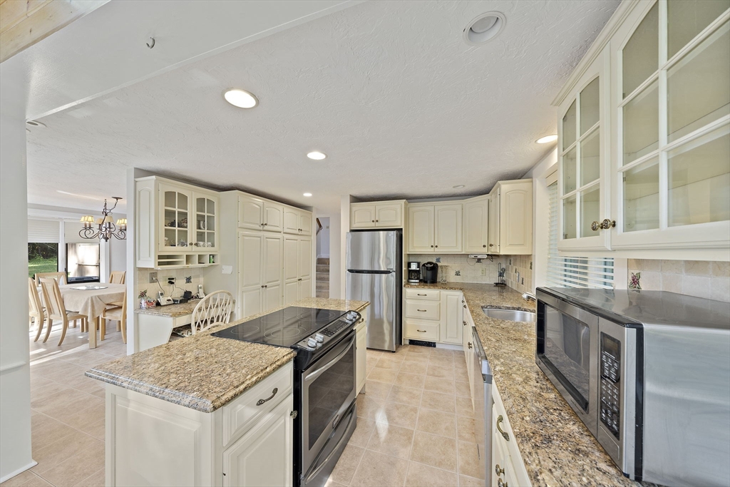 575 First Parish Road Scituate, MA 02066 - Photo 10 of 29