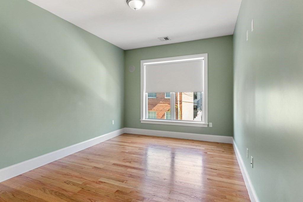 15 Preble Street, Unit 4 Boston, MA 02127 - Photo 19 of 23