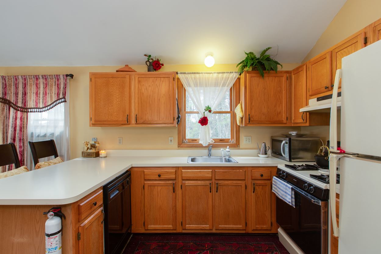 136 Little Mill Road Sandown, NH 03873 - Photo 12 of 32
