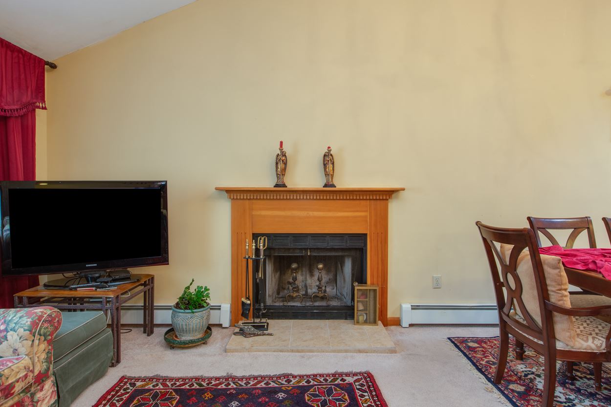 136 Little Mill Road Sandown, NH 03873 - Photo 9 of 32