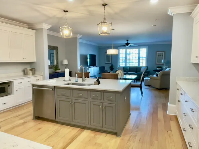 $7,500 | 28 Broad Street, Unit 304, Charleston, SC 29401