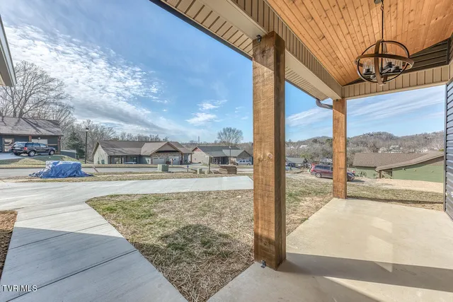 $339,900 | 1091 Traders Walk, Johnson City, TN 37601