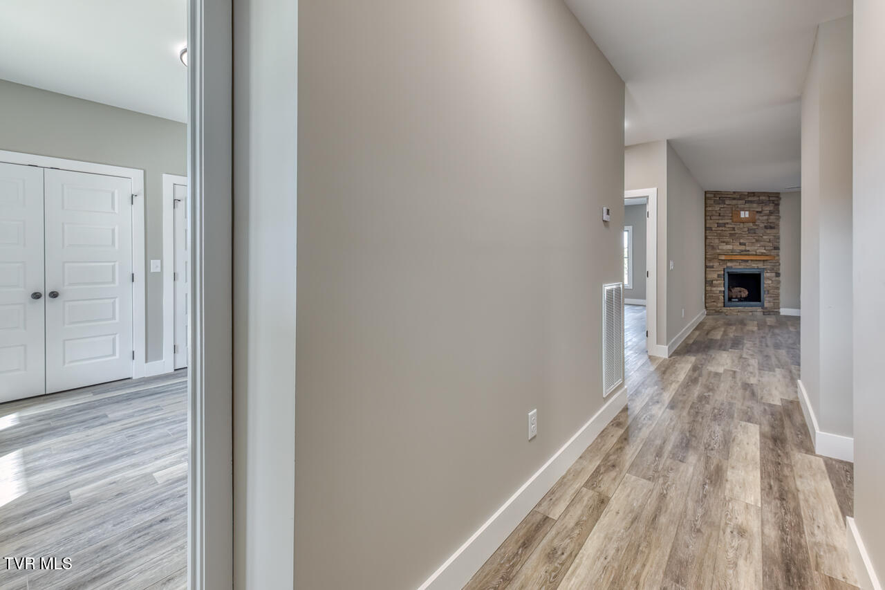 1091 Traders Walk Johnson City, TN 37601 - Photo 5 of 36 1091 Traders Walk-5-X2